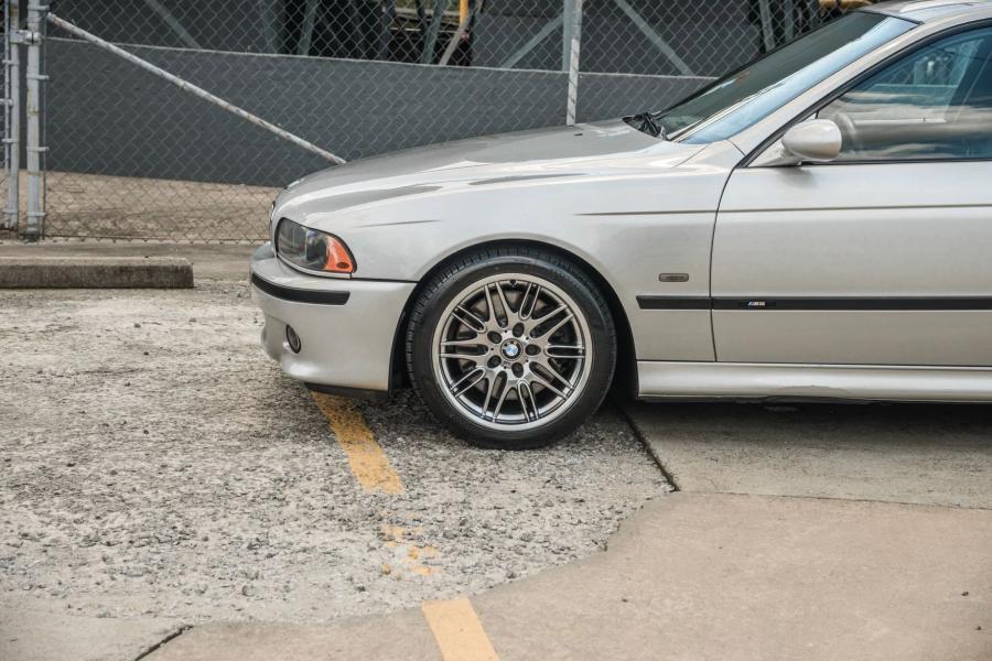 Детали экстерьера BMW M5 (E39) 2003 года  (фото 16 из 148)